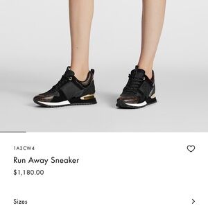 LV Run Away sneakers  in good condition size 8